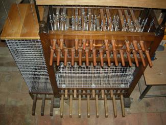 Ancien clavier du carillon de Notre Dame de la Drèche